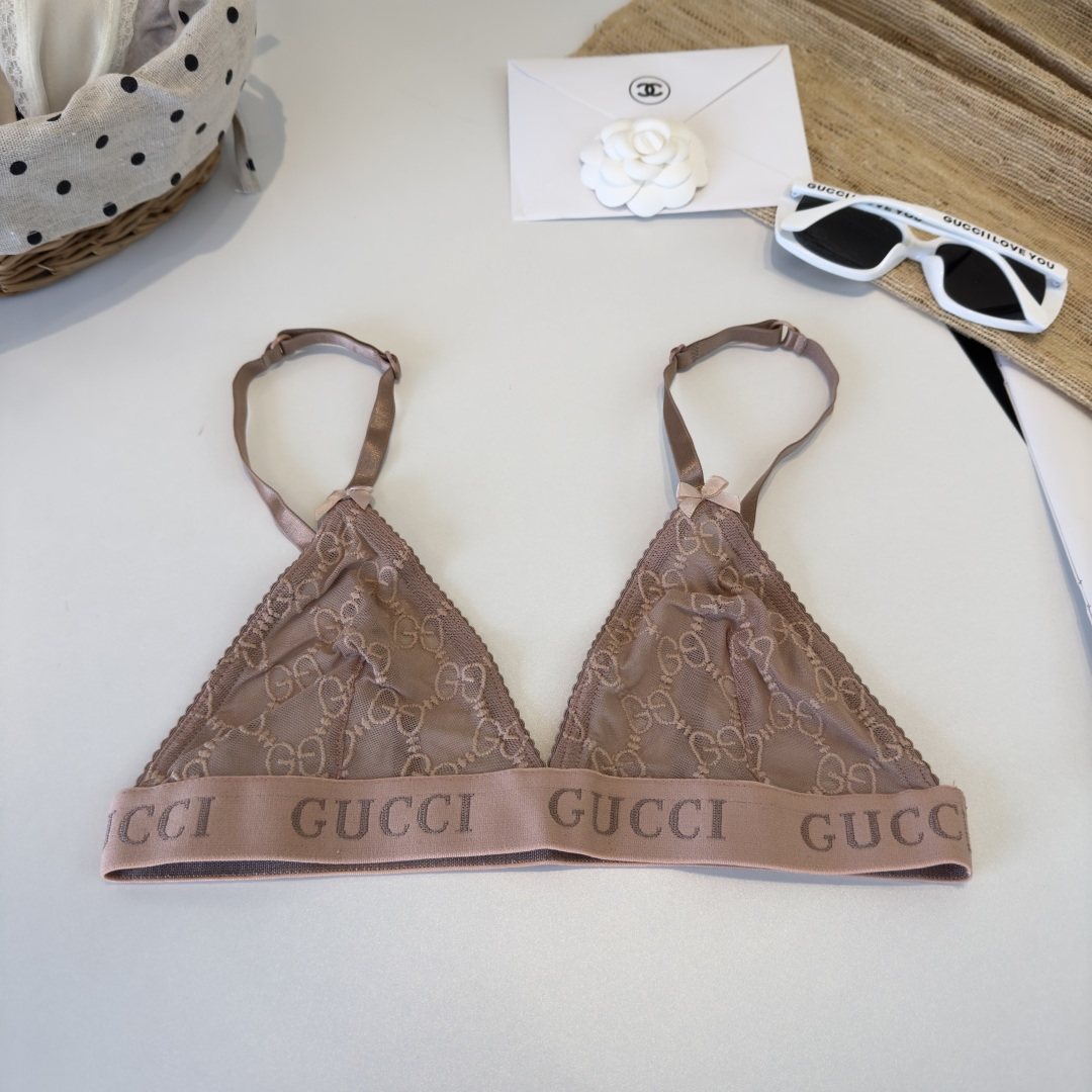 。Gucci古奇蕾丝分体比基尼泳衣👙专柜最新款沙滩系列连体式泳衣 可以说是游泳衣的天花板了👙强烈推荐！实
