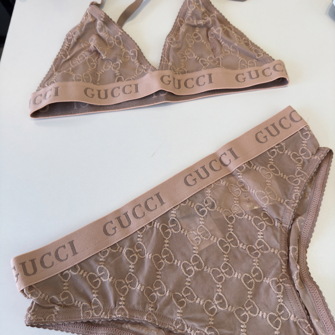 。Gucci古奇蕾丝分体比基尼泳衣👙专柜最新款沙滩系列连体式泳衣 可以说是游泳衣的天花板了👙强烈推荐！实