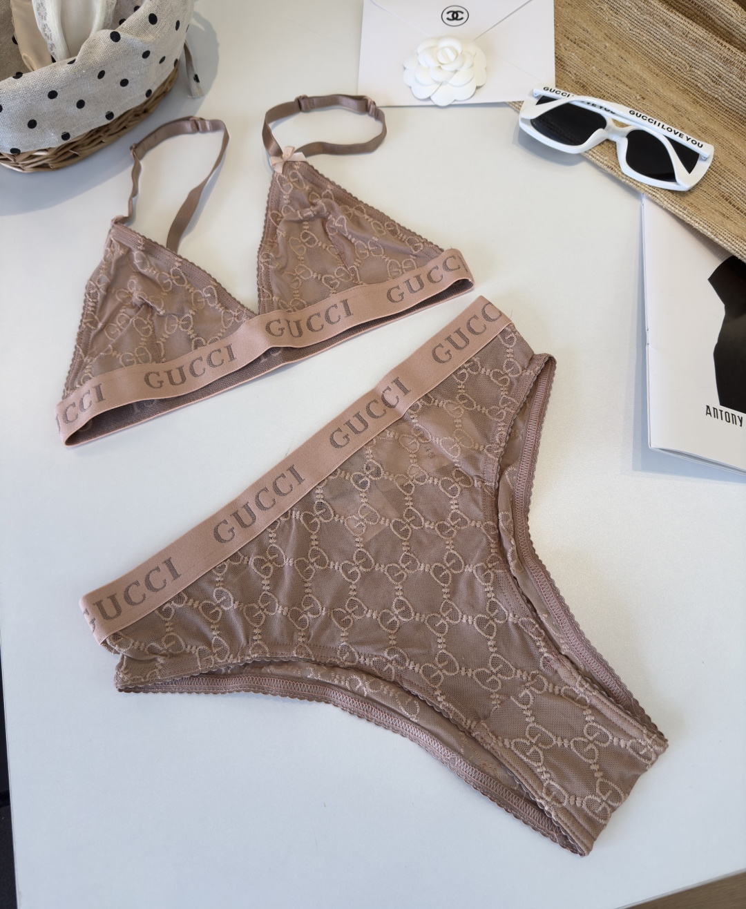 。Gucci古奇蕾丝分体比基尼泳衣👙专柜最新款沙滩系列连体式泳衣 可以说是游泳衣的天花板了👙强烈推荐！实