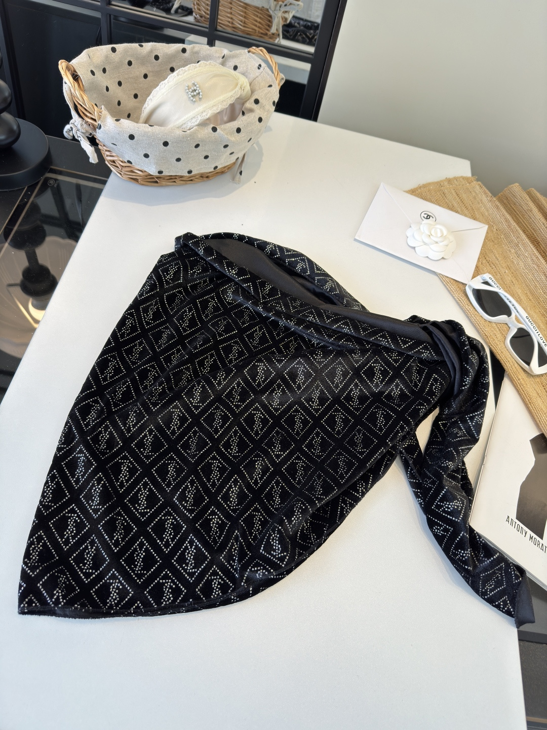 。ysl神罗兰26年新款比基尼泳衣，灯芯绒面料，两件套。比基尼+臀裙 S M L XL 女神必备神器