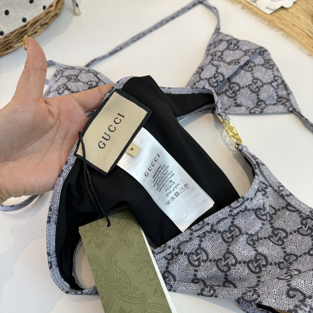 。Gucci古奇比基尼👙 上身超级棒！同步各大专柜发售，自然而然呈现时尚感！十分减龄，具有年轻活力。 码
