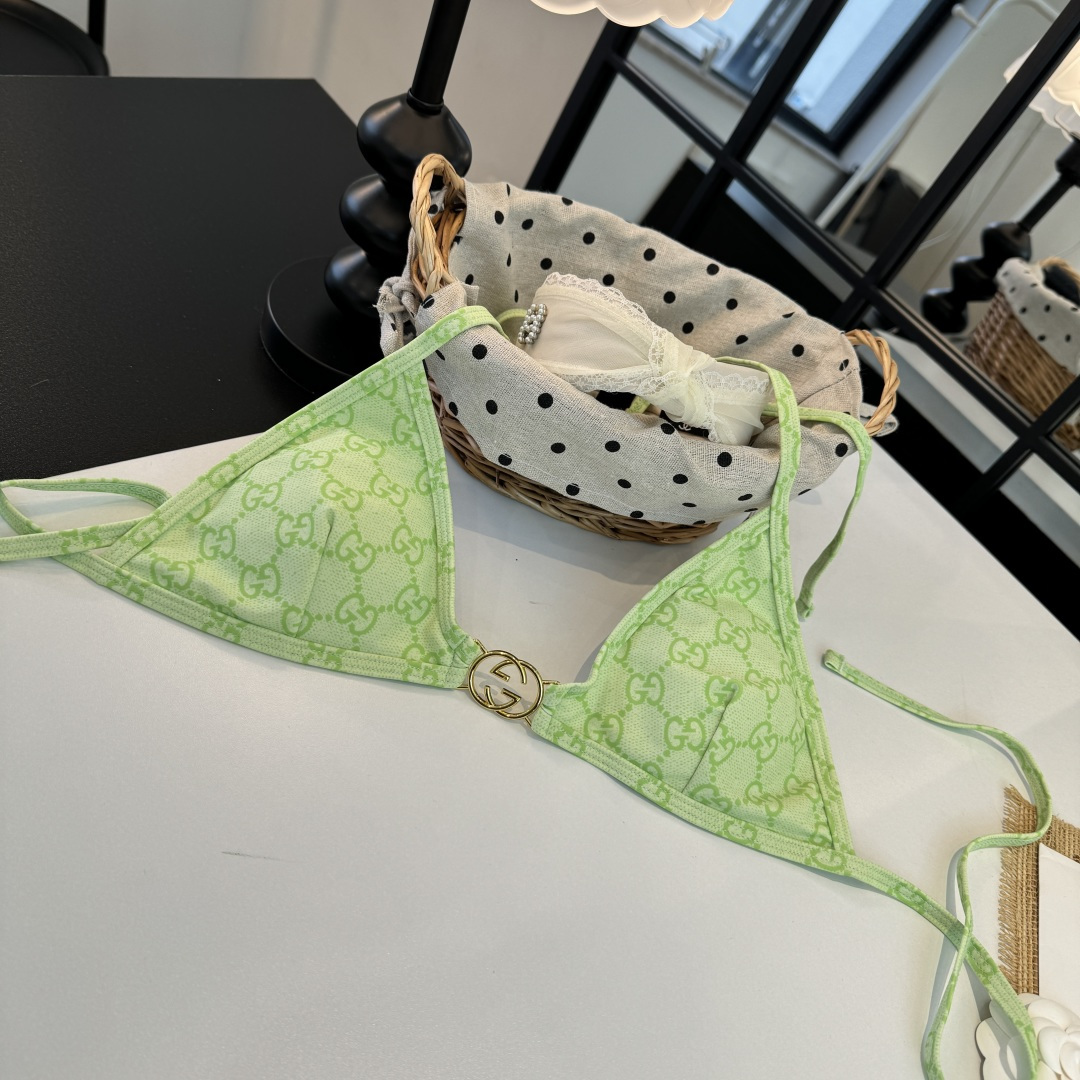 。Gucci古奇比基尼👙 上身超级棒！同步各大专柜发售，自然而然呈现时尚感！十分减龄，具有年轻活力。 码