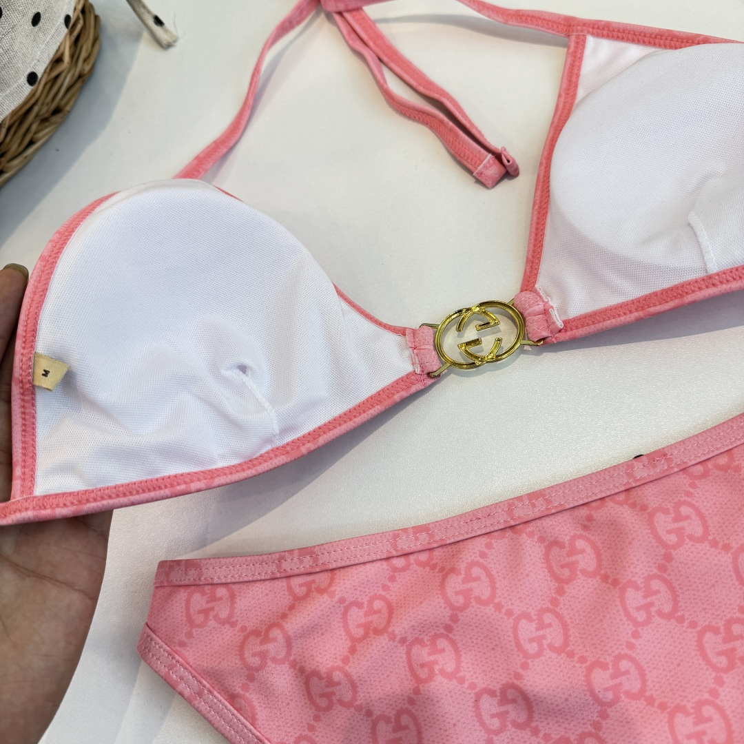。Gucci古奇比基尼👙 上身超级棒！同步各大专柜发售，自然而然呈现时尚感！十分减龄，具有年轻活力。 码