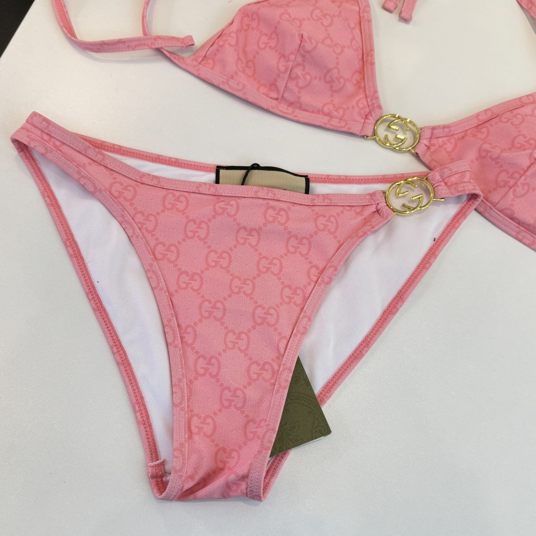。Gucci古奇比基尼👙 上身超级棒！同步各大专柜发售，自然而然呈现时尚感！十分减龄，具有年轻活力。 码