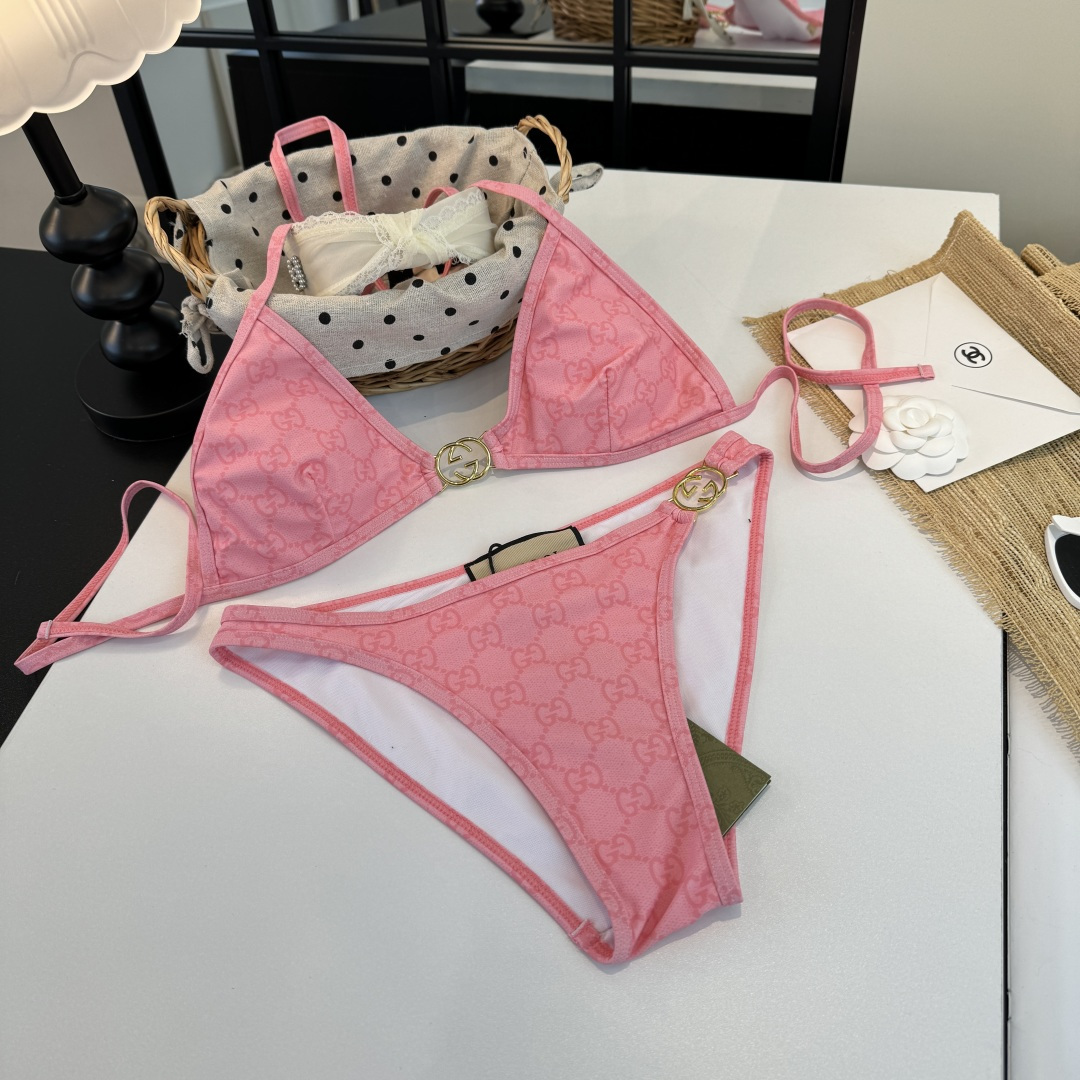 。Gucci古奇比基尼👙 上身超级棒！同步各大专柜发售，自然而然呈现时尚感！十分减龄，具有年轻活力。 码