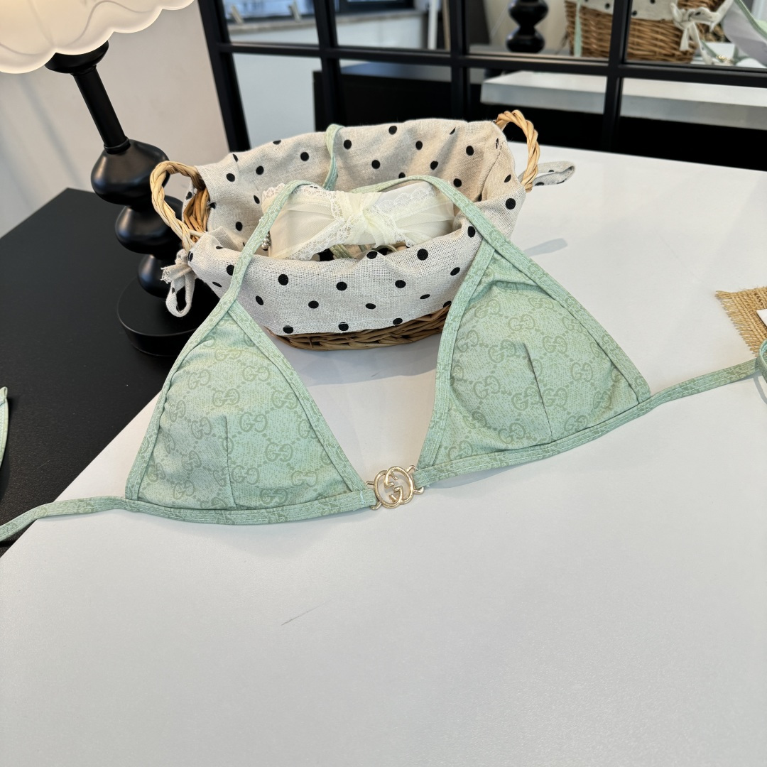 。Gucci古奇比基尼👙 上身超级棒！同步各大专柜发售，自然而然呈现时尚感！十分减龄，具有年轻活力。 码