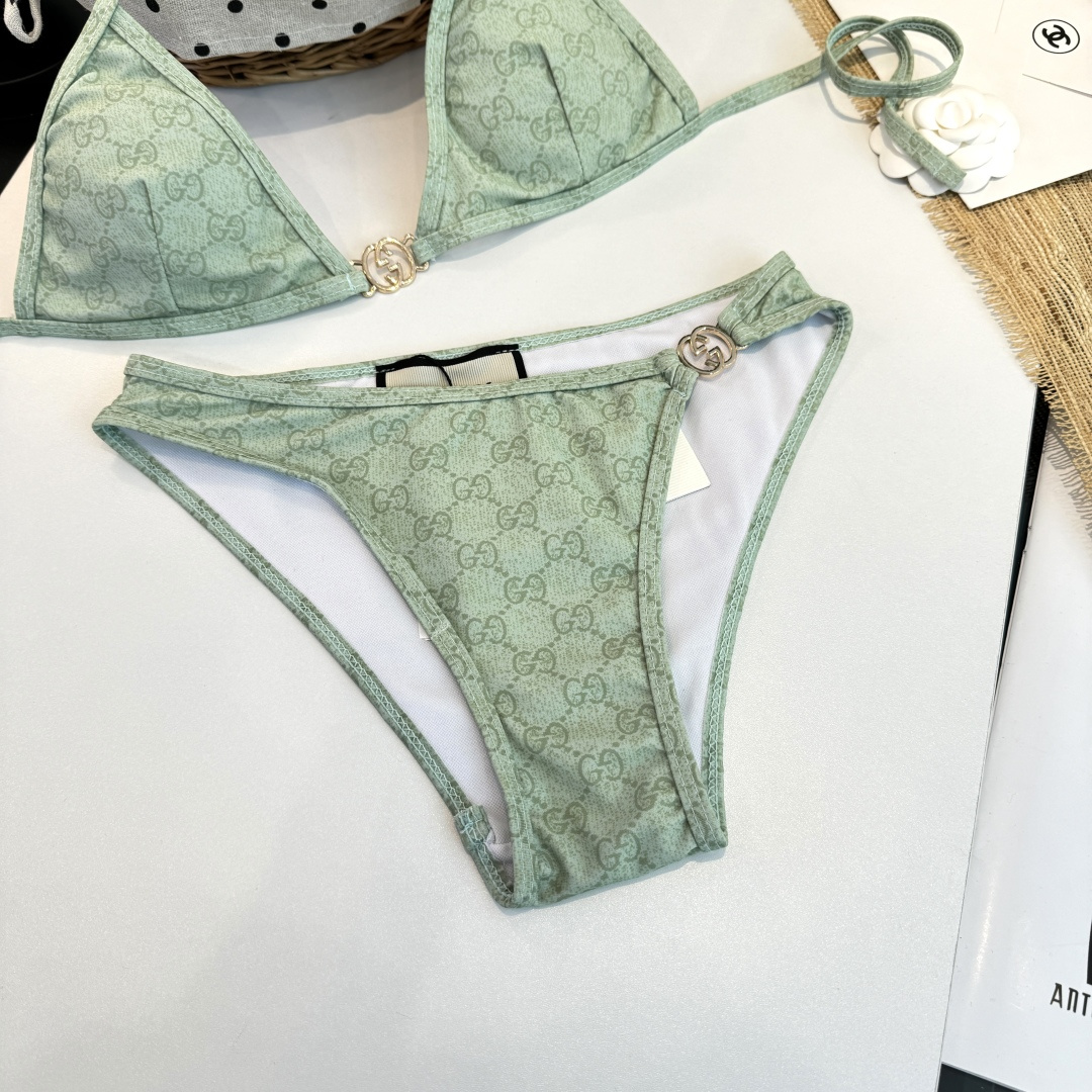。Gucci古奇比基尼👙 上身超级棒！同步各大专柜发售，自然而然呈现时尚感！十分减龄，具有年轻活力。 码