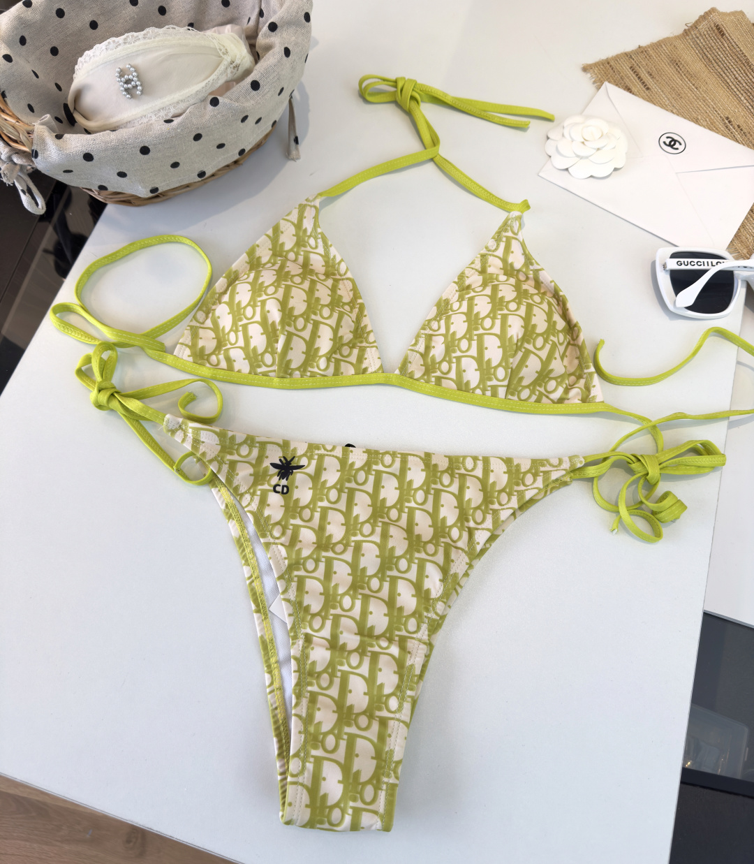 。Dior迪奥 新款比基尼泳衣👙❤️😍🥰适合多种场景的游泳衣🏊‍♀️海边 游泳池 温泉 水上乐园 漂流都