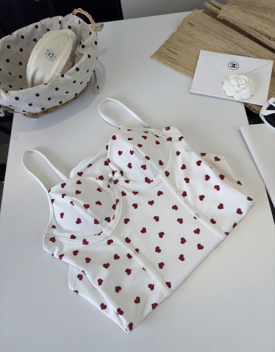 。miumiu缪缪连体泳衣，小心机设计👙❤️😍🥰适合多种场景的游泳衣🏊‍♀️海边 游泳池 温泉 水上乐园