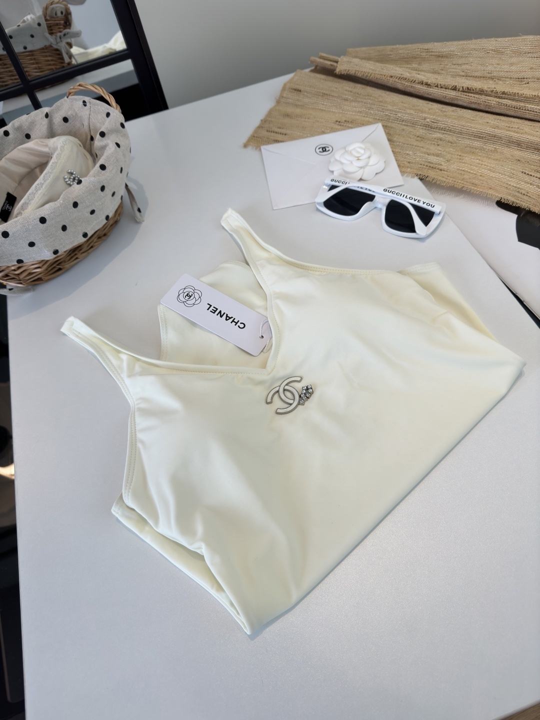 。Chanel 香奈儿连体泳衣 😍🥰适合多种场景的游泳衣🏊‍♀️海边 游泳池 温泉 水上乐园 漂流都可以