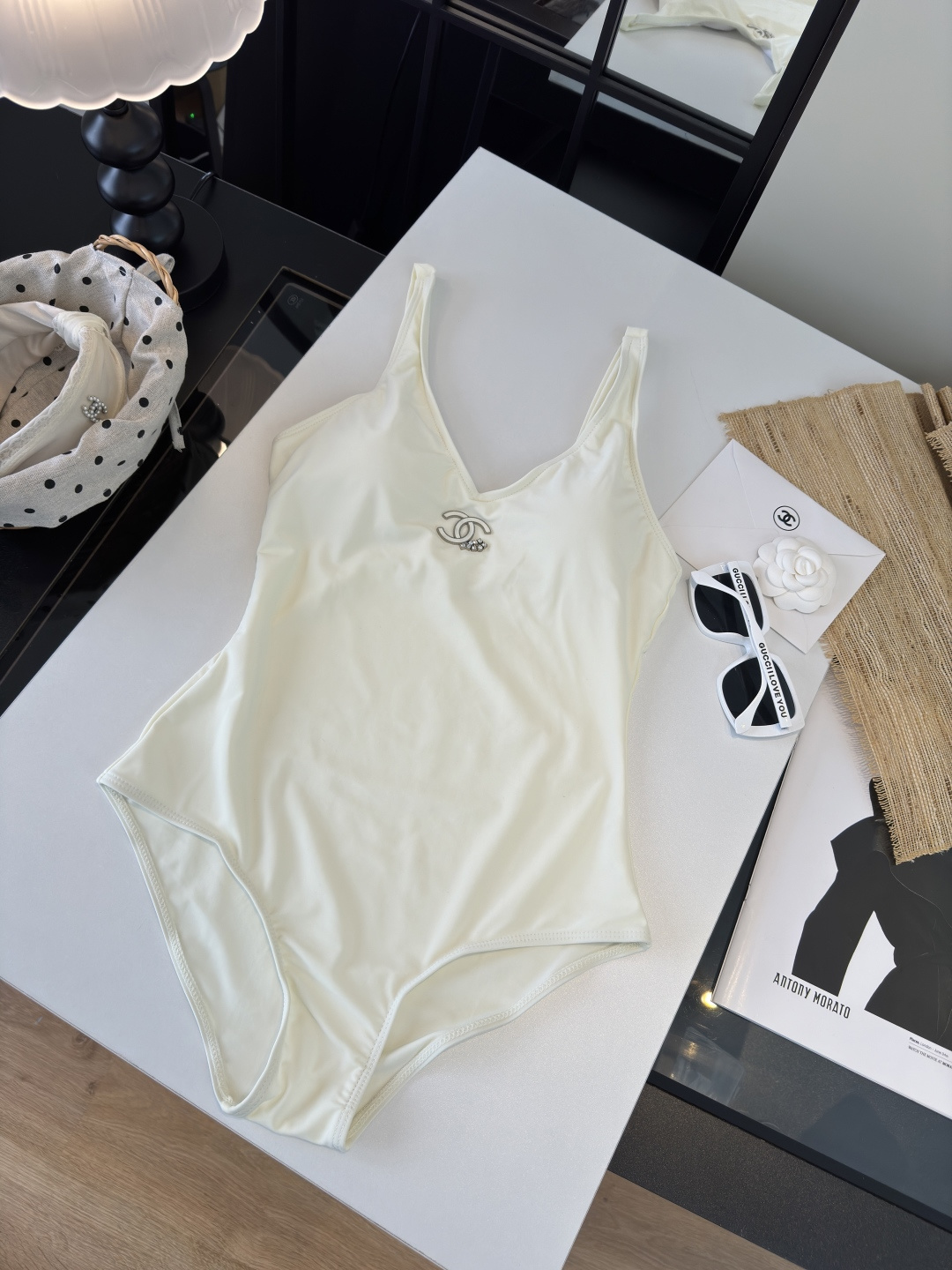 。Chanel 香奈儿连体泳衣 😍🥰适合多种场景的游泳衣🏊‍♀️海边 游泳池 温泉 水上乐园 漂流都可以