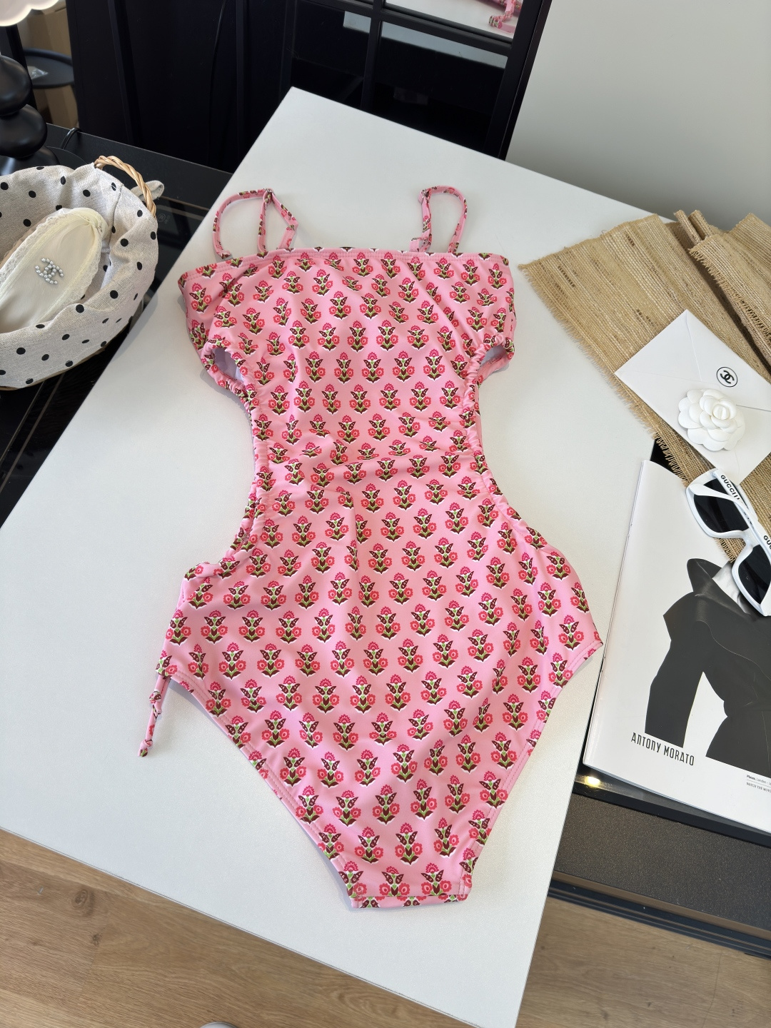 。Gucci古奇连体泳衣 😍🥰适合多种场景的游泳衣🏊‍♀️海边 游泳池 温泉 水上乐园 漂流都可以😌内搭