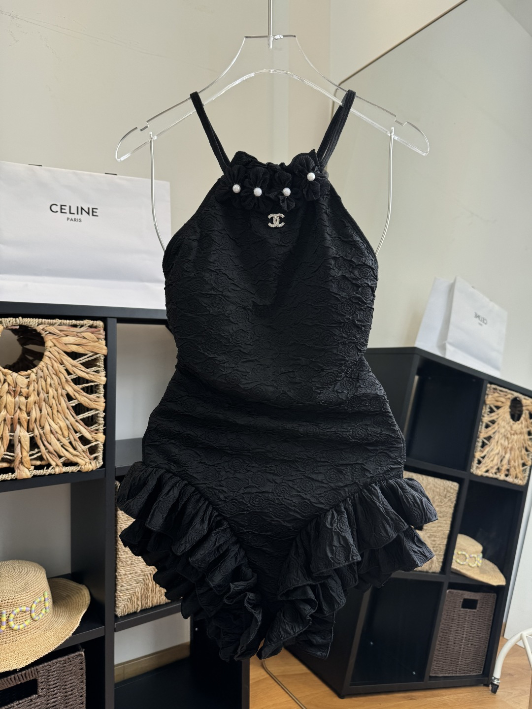 。Chanel 香奈儿连体泳衣 😍🥰适合多种场景的游泳衣🏊‍♀️海边 游泳池 温泉 水上乐园 漂流都可以