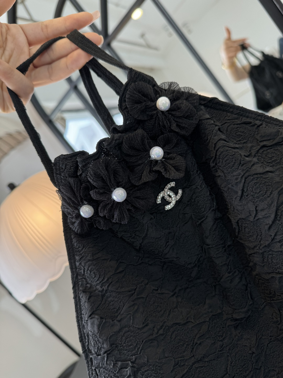 。Chanel 香奈儿连体泳衣 😍🥰适合多种场景的游泳衣🏊‍♀️海边 游泳池 温泉 水上乐园 漂流都可以