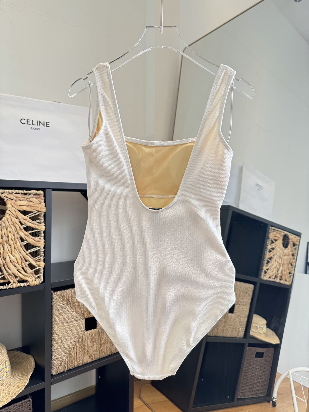 。Chanel 香奈儿连体泳衣 😍🥰适合多种场景的游泳衣🏊‍♀️海边 游泳池 温泉 水上乐园 漂流都可以