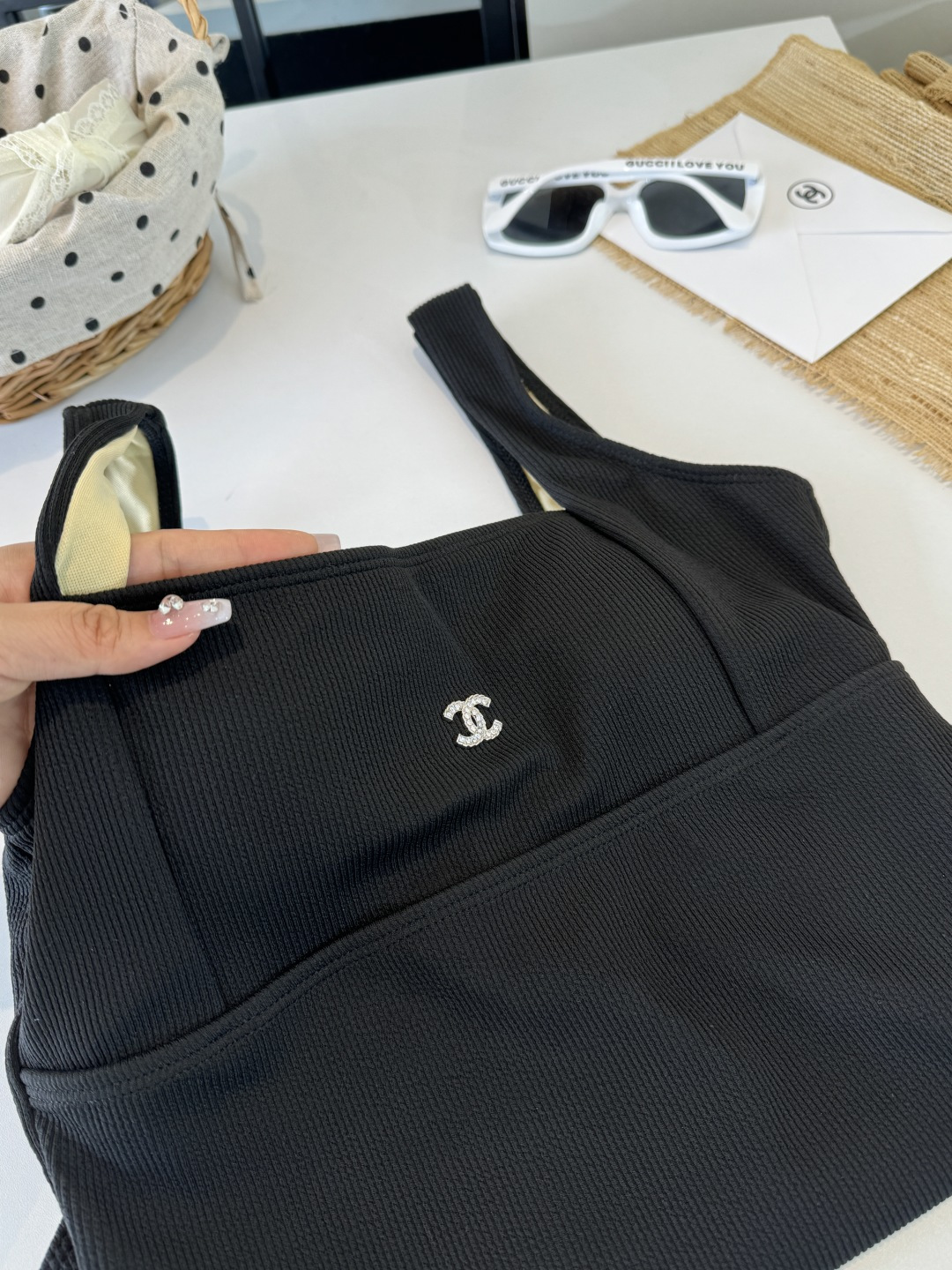 。Chanel 香奈儿连体泳衣 😍🥰适合多种场景的游泳衣🏊‍♀️海边 游泳池 温泉 水上乐园 漂流都可以