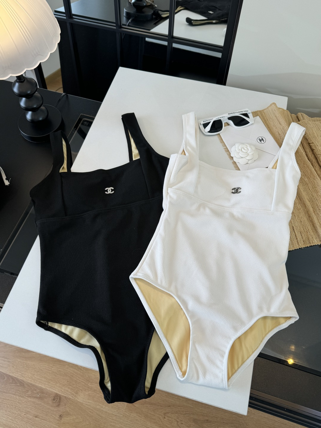 。Chanel 香奈儿连体泳衣 😍🥰适合多种场景的游泳衣🏊‍♀️海边 游泳池 温泉 水上乐园 漂流都可以