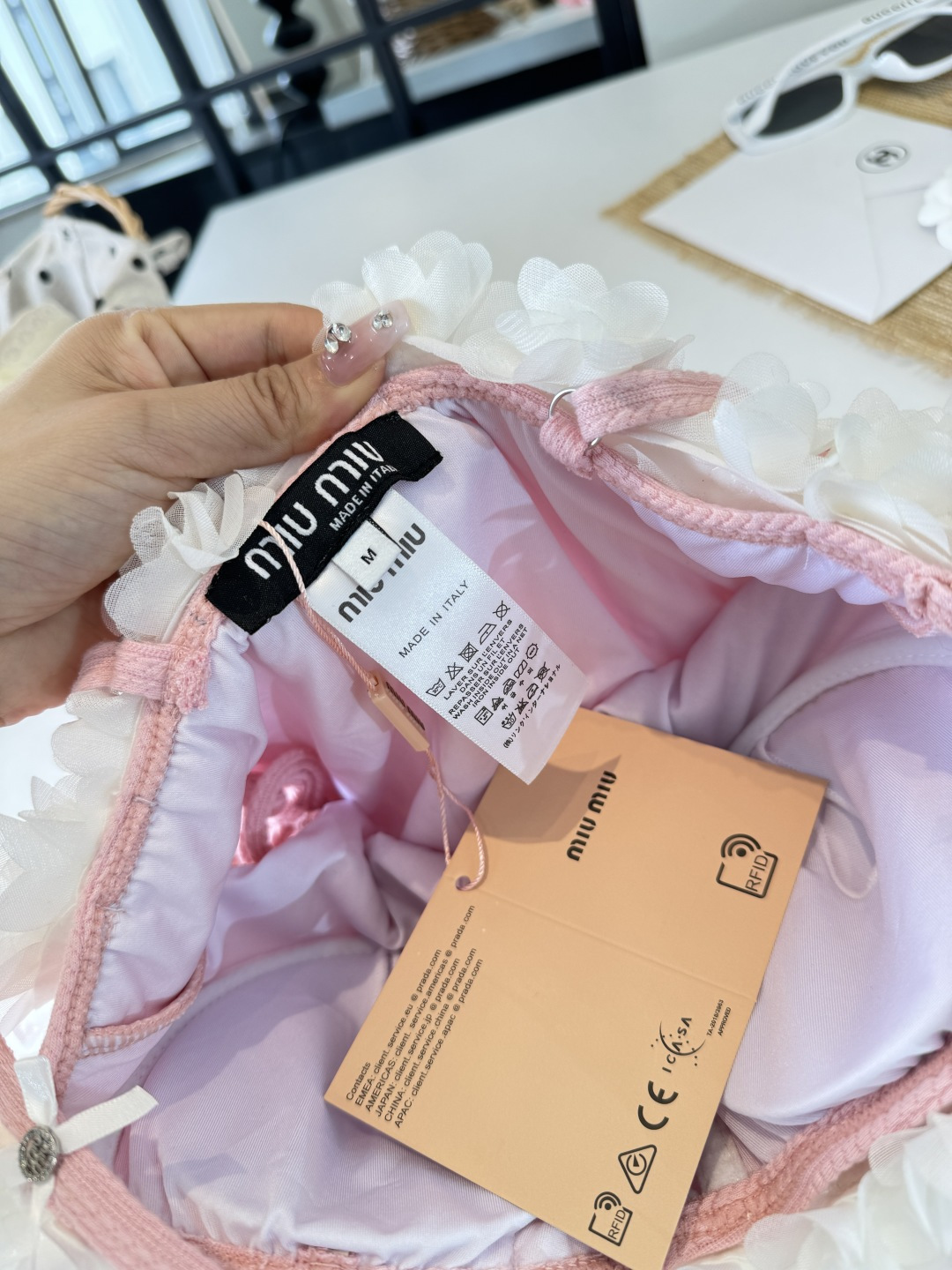 批220。miumiu缪缪连体泳衣，小心机设计👙❤️😍🥰适合多种场景的游泳衣🏊‍♀️海边 游泳池 温泉 