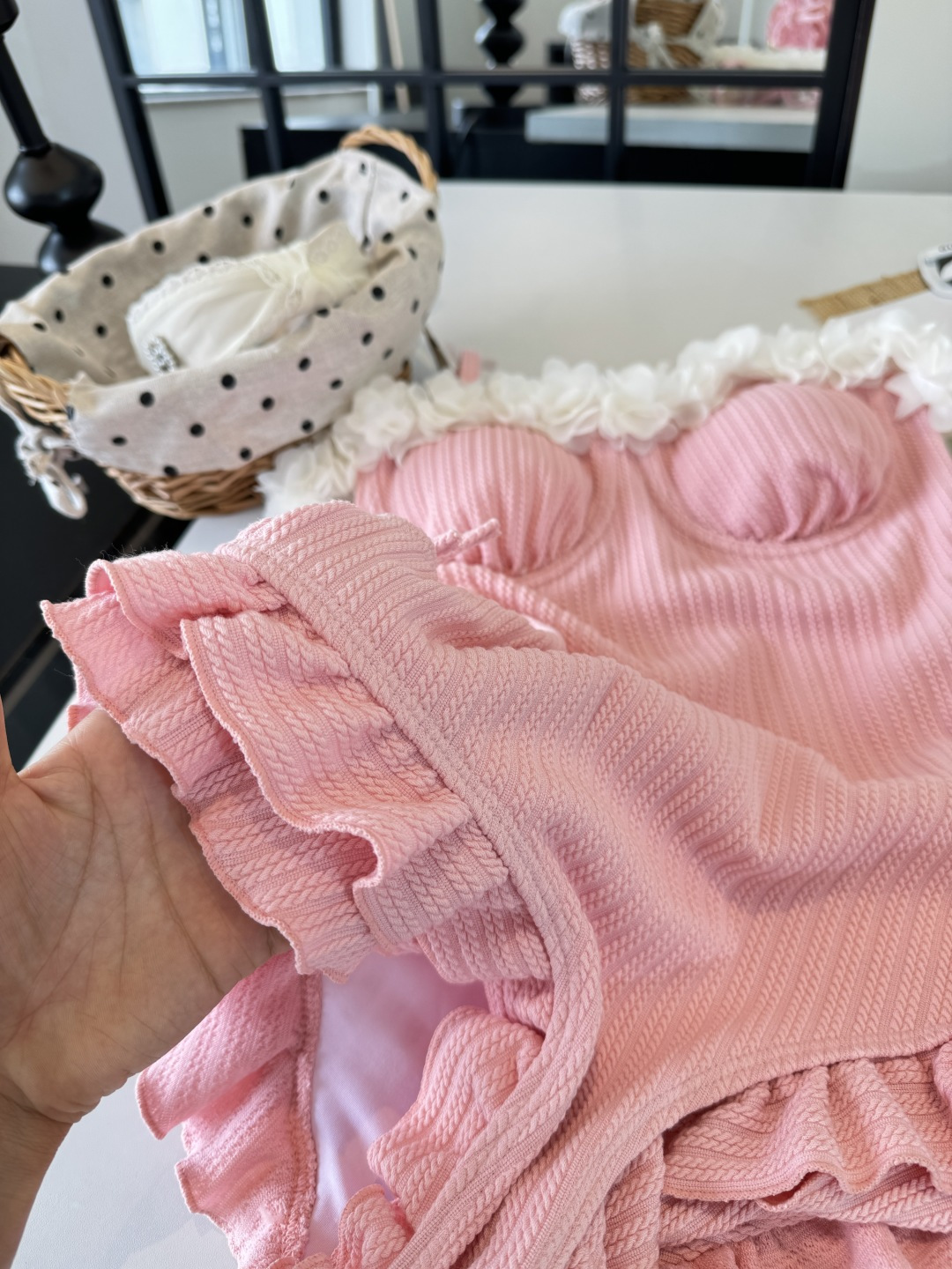 批220。miumiu缪缪连体泳衣，小心机设计👙❤️😍🥰适合多种场景的游泳衣🏊‍♀️海边 游泳池 温泉 