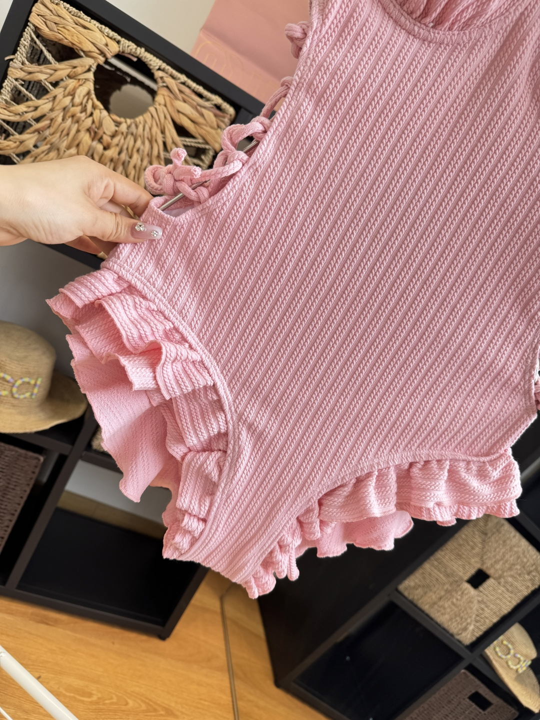 批220。miumiu缪缪连体泳衣，小心机设计👙❤️😍🥰适合多种场景的游泳衣🏊‍♀️海边 游泳池 温泉 