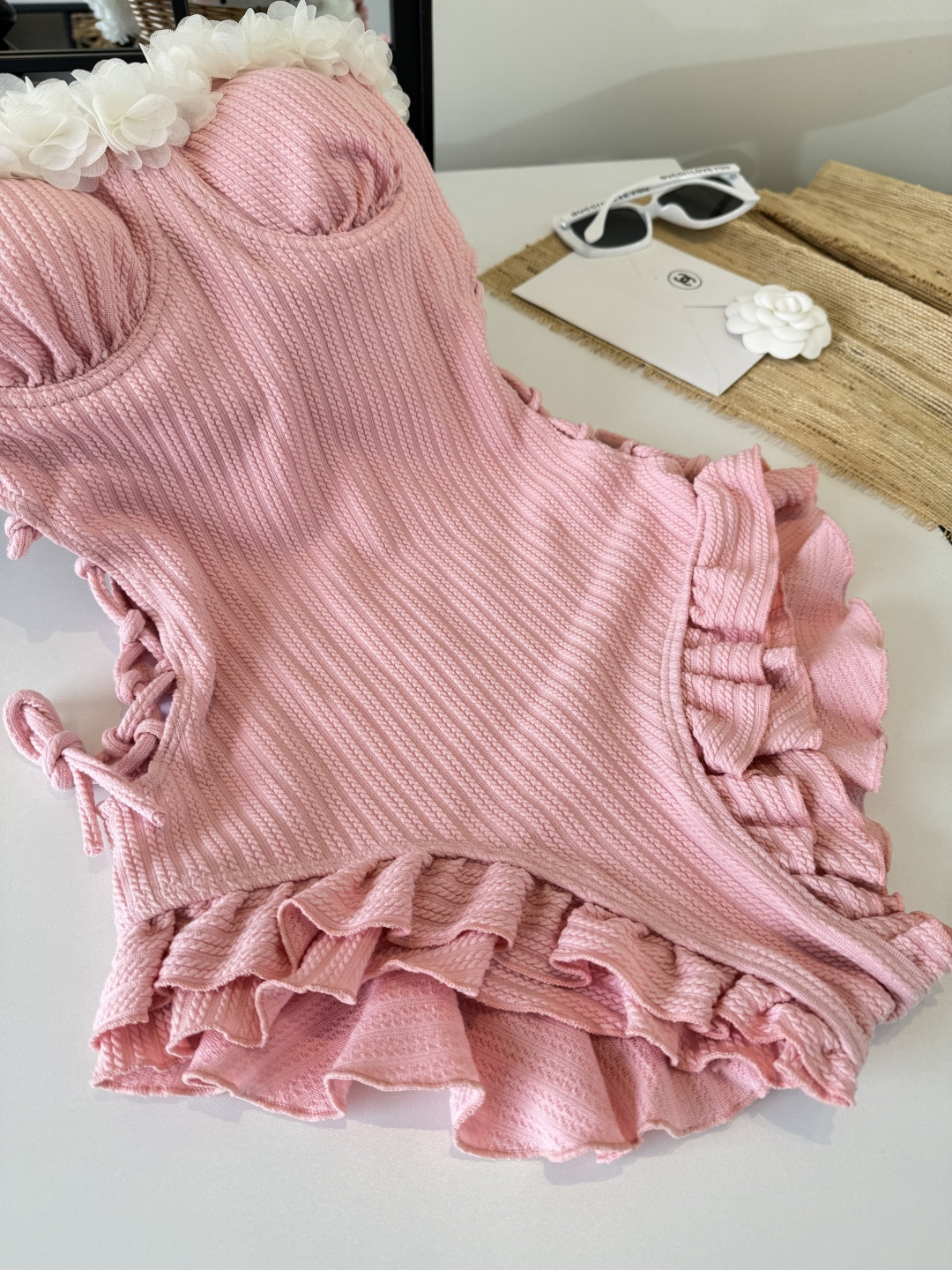 批220。miumiu缪缪连体泳衣，小心机设计👙❤️😍🥰适合多种场景的游泳衣🏊‍♀️海边 游泳池 温泉 