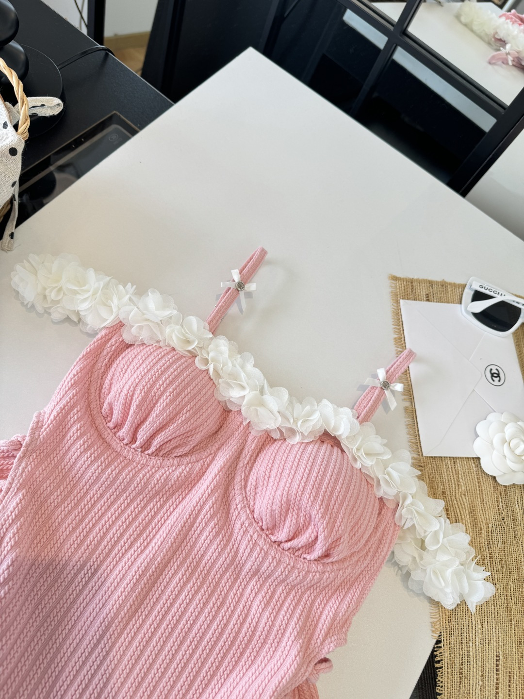 批220。miumiu缪缪连体泳衣，小心机设计👙❤️😍🥰适合多种场景的游泳衣🏊‍♀️海边 游泳池 温泉 