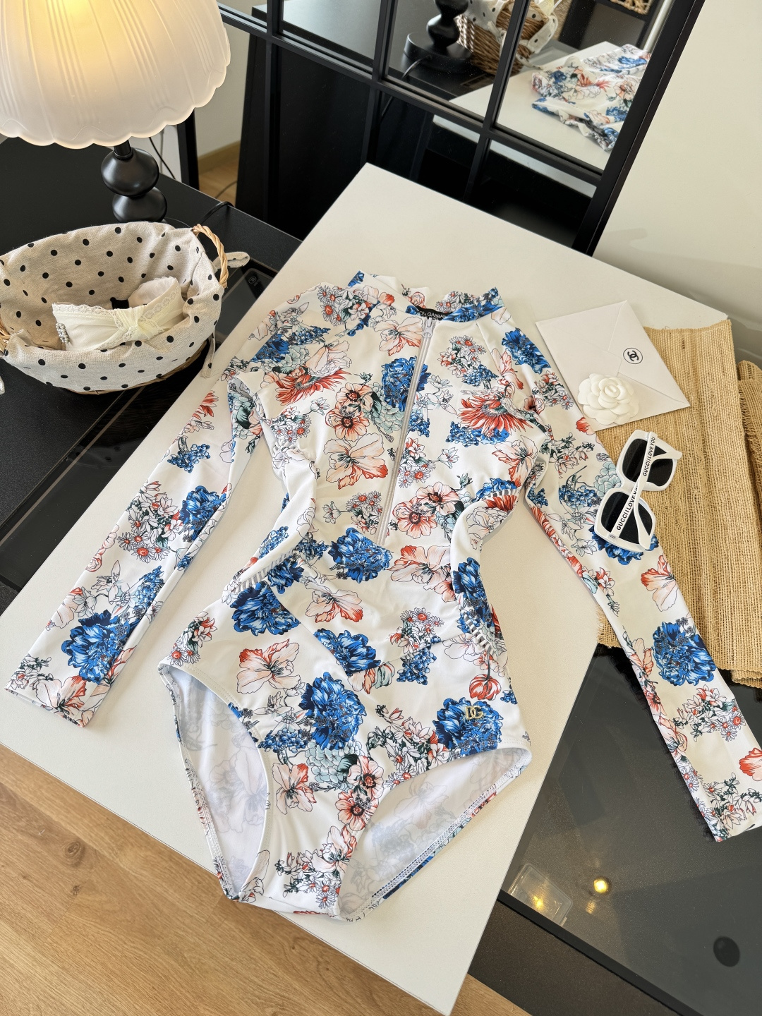 。D&G杜嘉班纳2026年新款潜水服，小心机泳衣，个性十足，超显水蛇腰，出游必备SM L XL