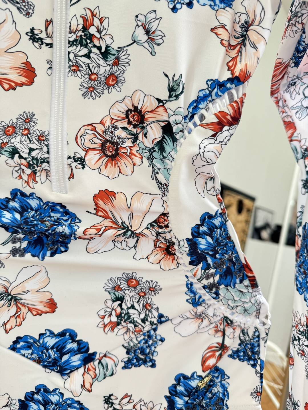 。D&G杜嘉班纳2026年新款潜水服，小心机泳衣，个性十足，超显水蛇腰，出游必备SM L XL