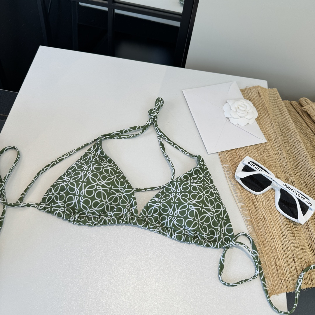 。罗意威LOEWE新款比基尼泳衣👙❤️😍🥰适合多种场景的游泳衣🏊‍♀️海边 游泳池 温泉 水上乐园 漂流
