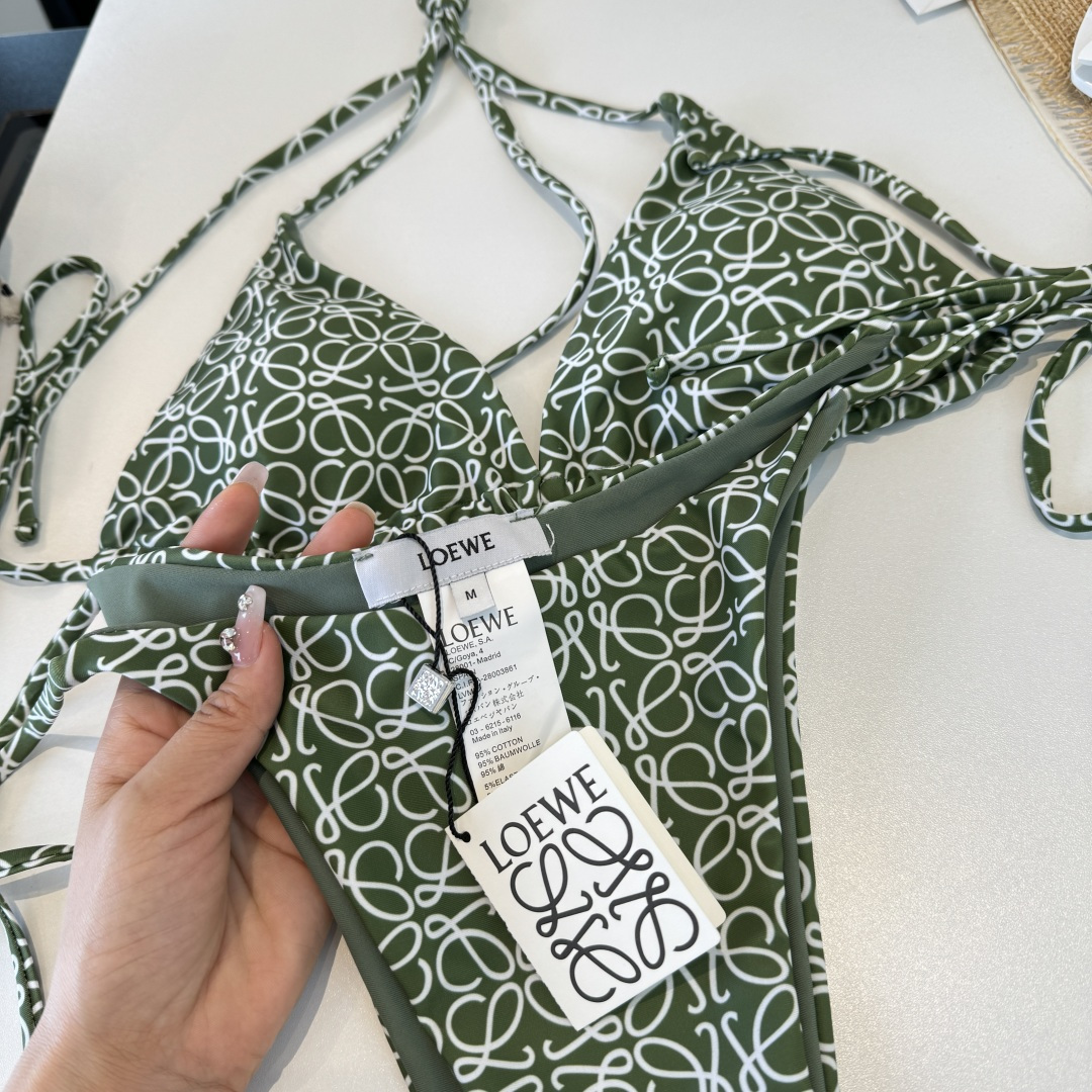 。罗意威LOEWE新款比基尼泳衣👙❤️😍🥰适合多种场景的游泳衣🏊‍♀️海边 游泳池 温泉 水上乐园 漂流