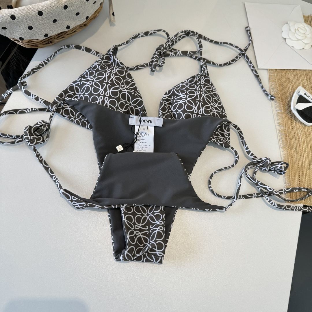 。罗意威LOEWE新款比基尼泳衣👙❤️😍🥰适合多种场景的游泳衣🏊‍♀️海边 游泳池 温泉 水上乐园 漂流