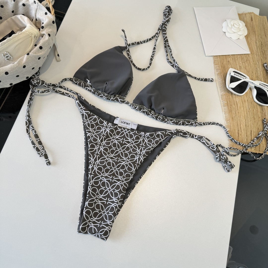 。罗意威LOEWE新款比基尼泳衣👙❤️😍🥰适合多种场景的游泳衣🏊‍♀️海边 游泳池 温泉 水上乐园 漂流