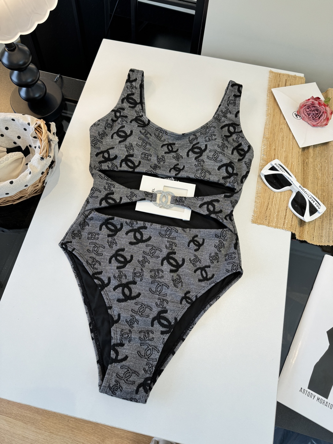 。Chanel 香奈儿连体泳衣 😍🥰适合多种场景的游泳衣🏊‍♀️海边 游泳池 温泉 水上乐园 漂流都可以