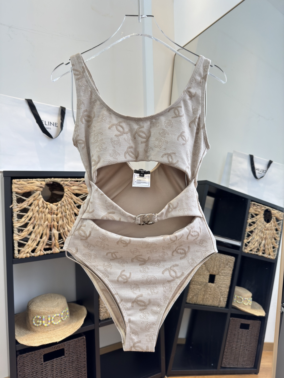 。Chanel 香奈儿连体泳衣 😍🥰适合多种场景的游泳衣🏊‍♀️海边 游泳池 温泉 水上乐园 漂流都可以