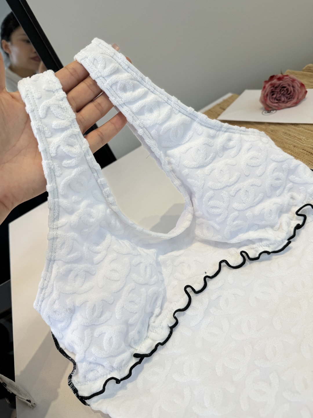 。Chanel 香奈儿连体泳衣 😍🥰适合多种场景的游泳衣🏊‍♀️海边 游泳池 温泉 水上乐园 漂流都可以