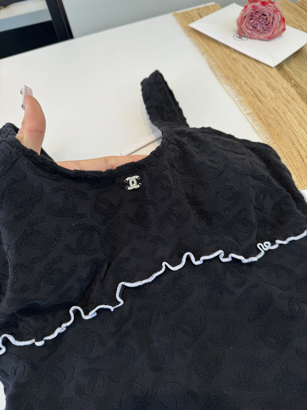 。Chanel 香奈儿连体泳衣 😍🥰适合多种场景的游泳衣🏊‍♀️海边 游泳池 温泉 水上乐园 漂流都可以