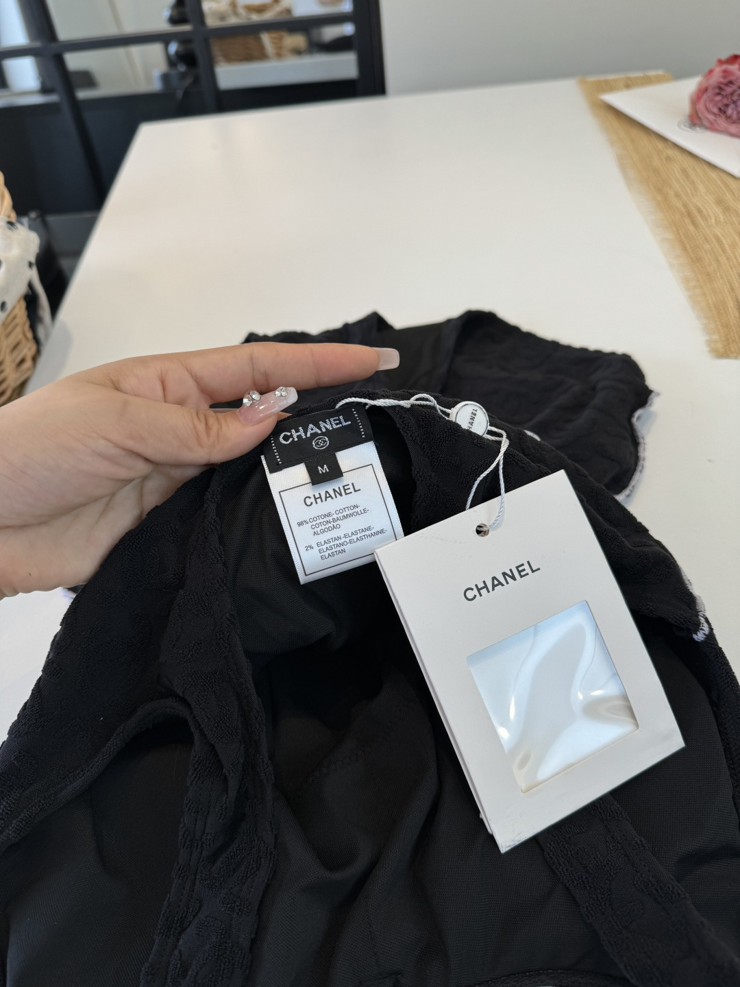 。Chanel 香奈儿连体泳衣 😍🥰适合多种场景的游泳衣🏊‍♀️海边 游泳池 温泉 水上乐园 漂流都可以