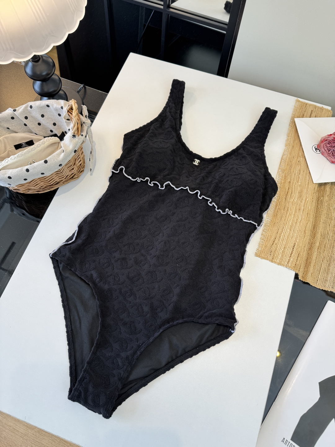 。Chanel 香奈儿连体泳衣 😍🥰适合多种场景的游泳衣🏊‍♀️海边 游泳池 温泉 水上乐园 漂流都可以