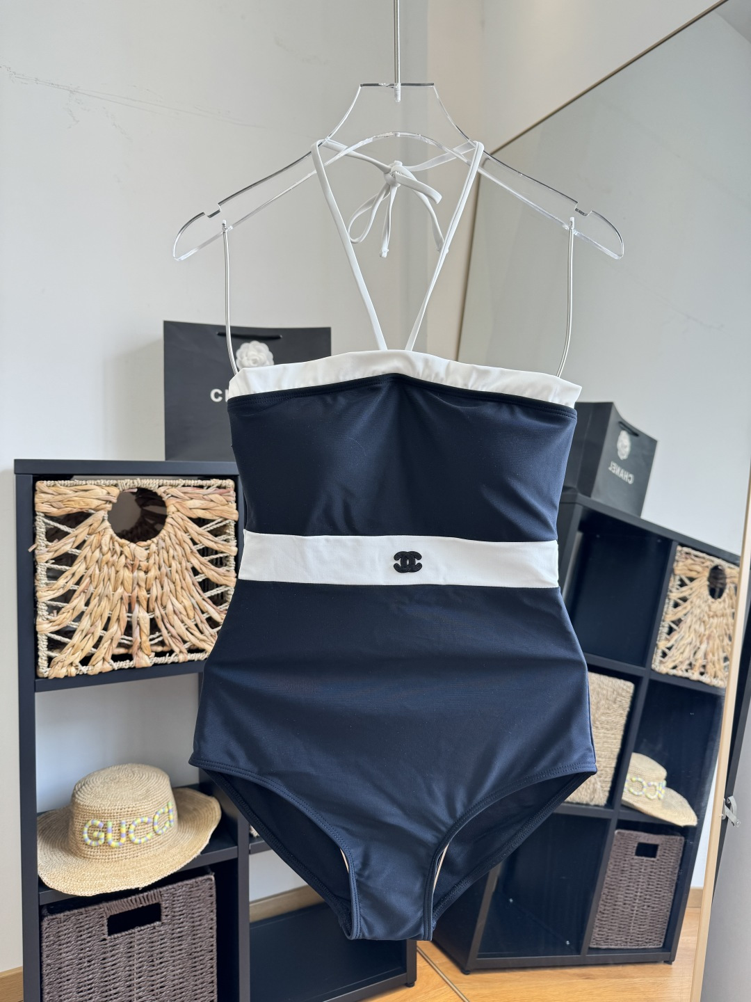 。Chanel香奈儿新款连体泳衣S M L XL