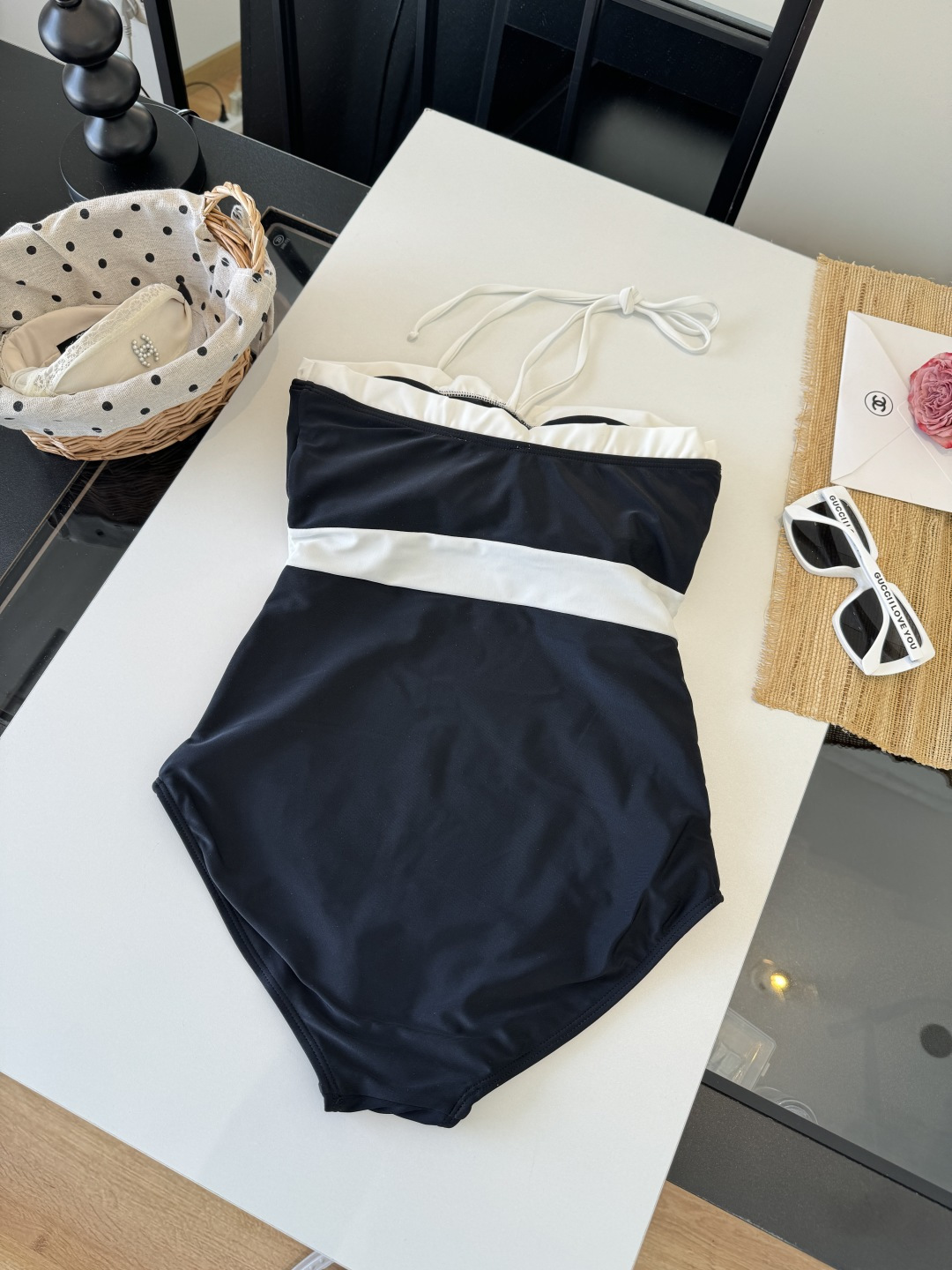 。Chanel香奈儿新款连体泳衣S M L XL