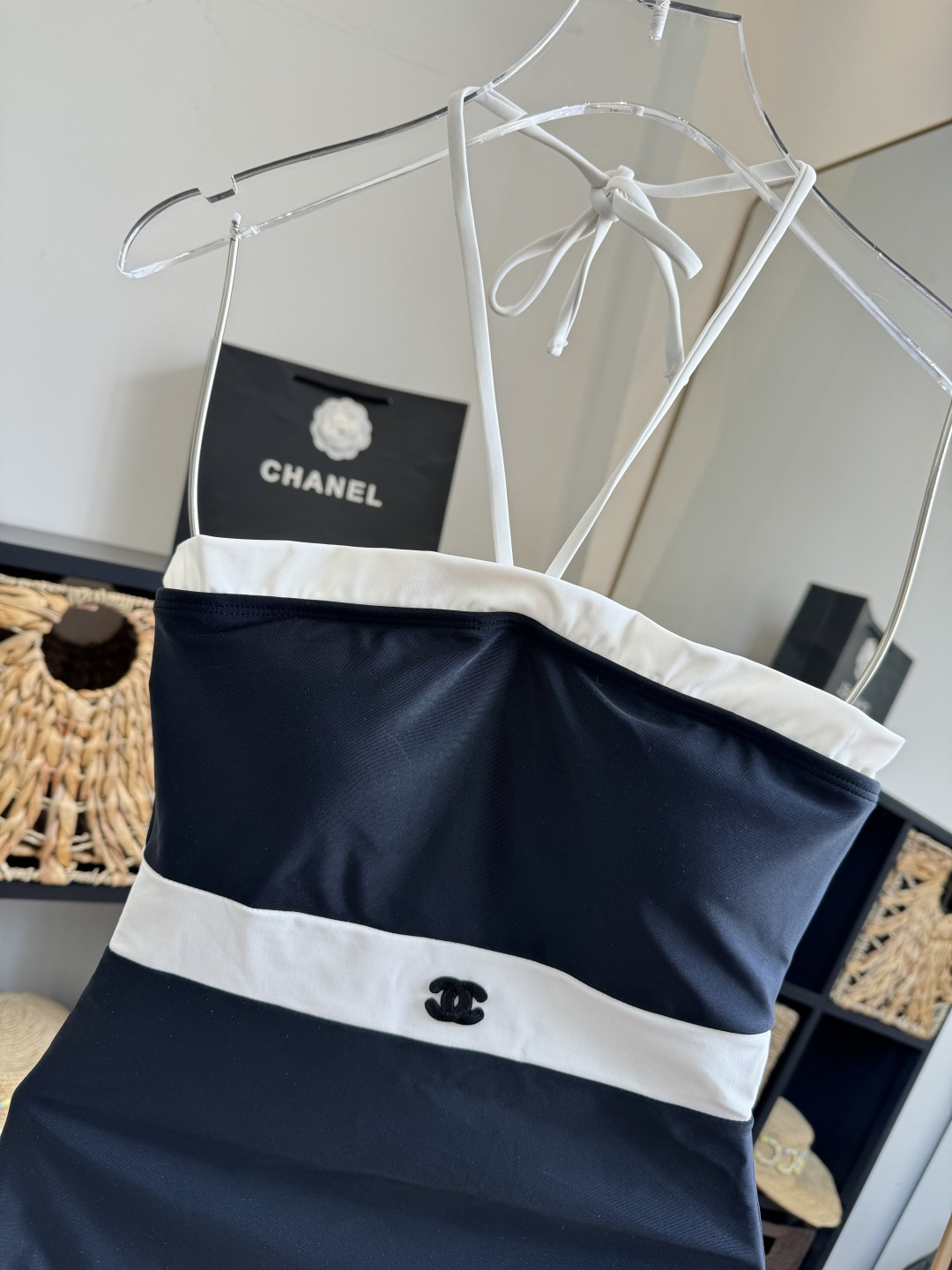 。Chanel香奈儿新款连体泳衣S M L XL