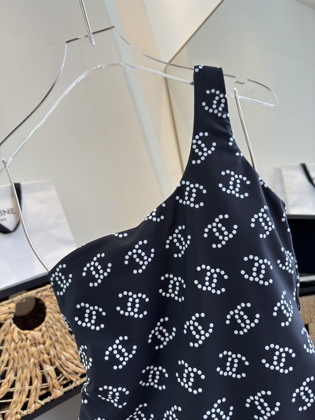 。Chanel香奈儿新款连体泳衣S M L XL