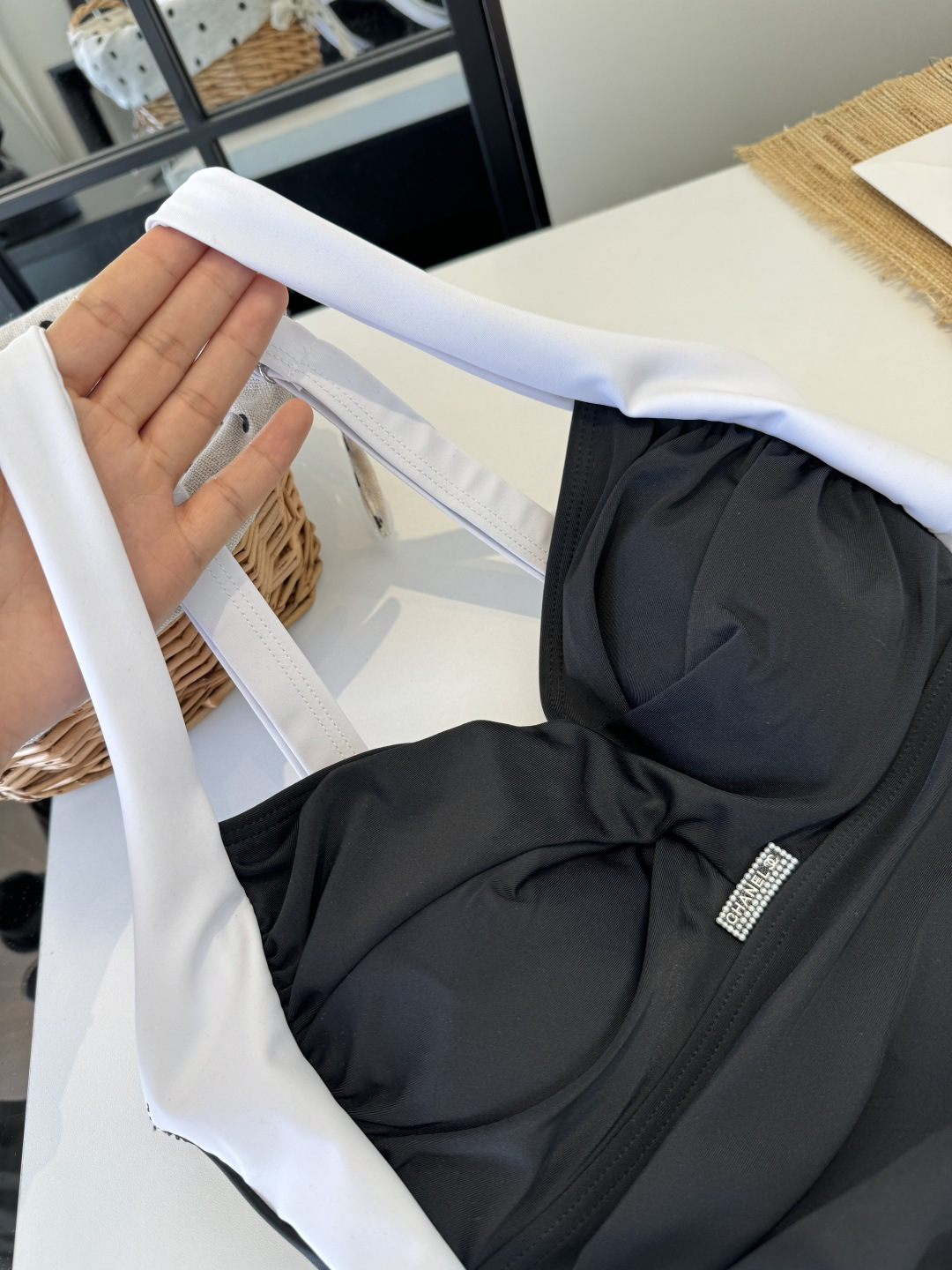 。Chanel香奈儿新款连体泳衣S M L XL