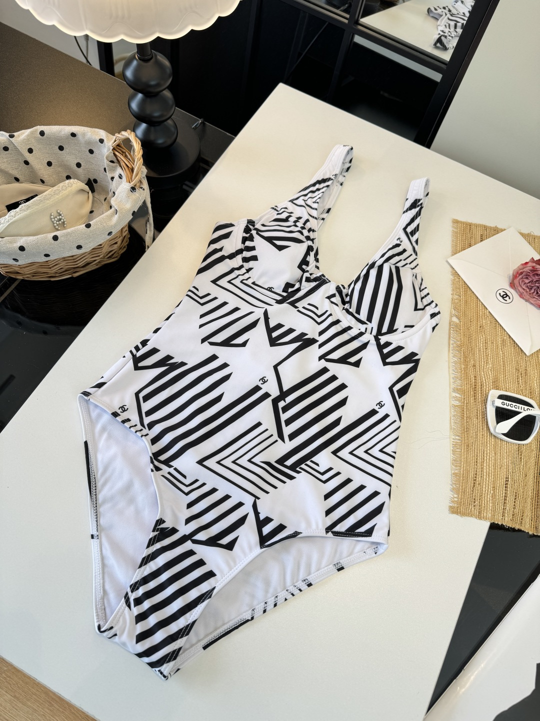 。Chanel香奈儿新款连体泳衣S M L XL