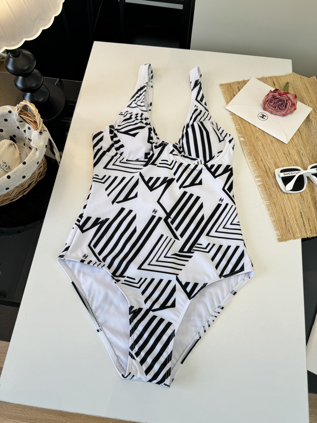 。Chanel香奈儿新款连体泳衣S M L XL