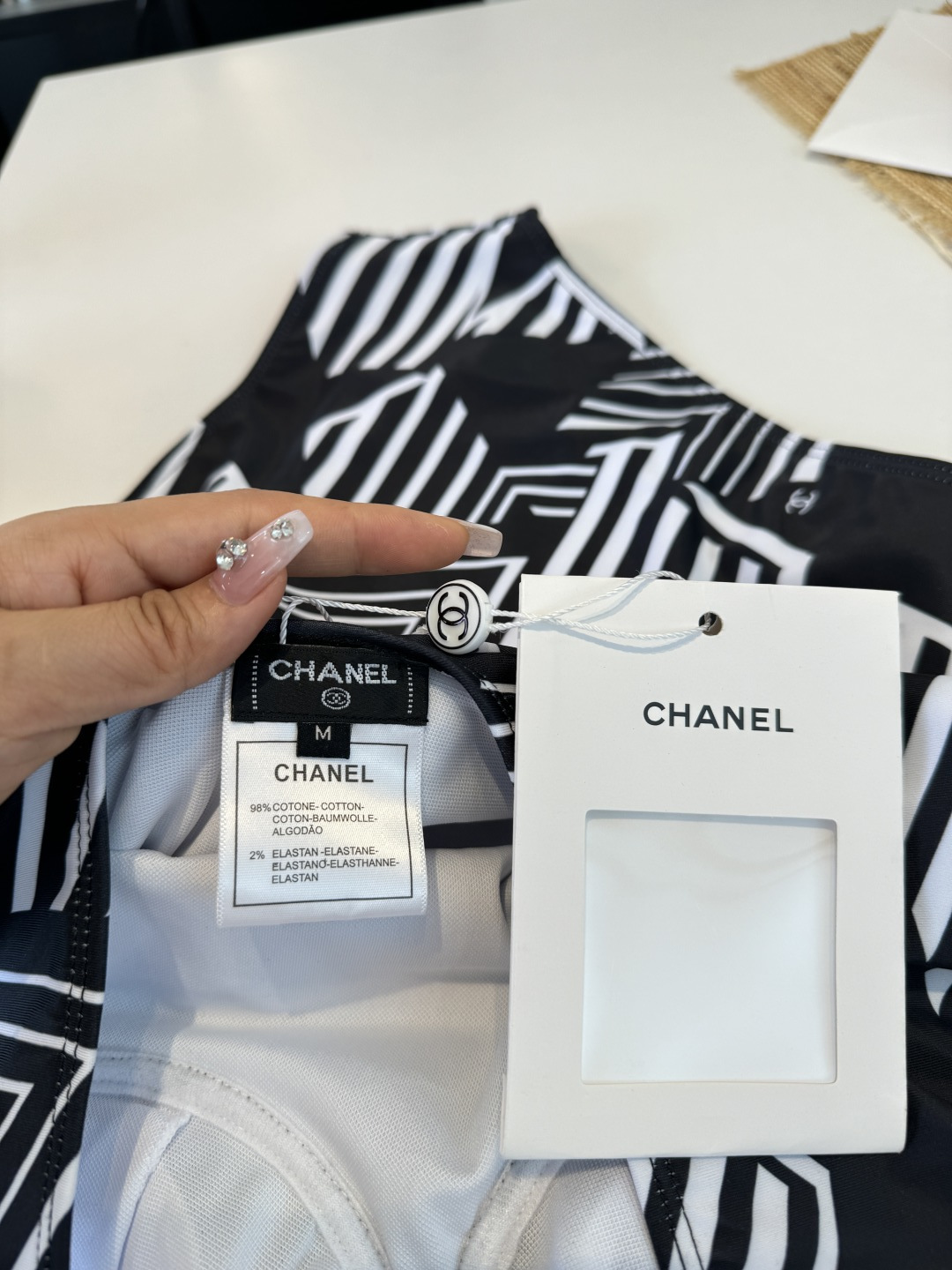 。Chanel香奈儿新款连体泳衣S M L XL