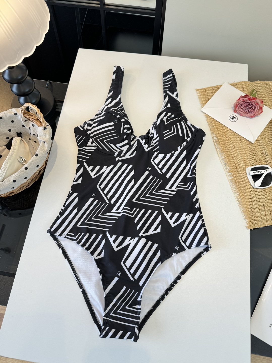 。Chanel香奈儿新款连体泳衣S M L XL