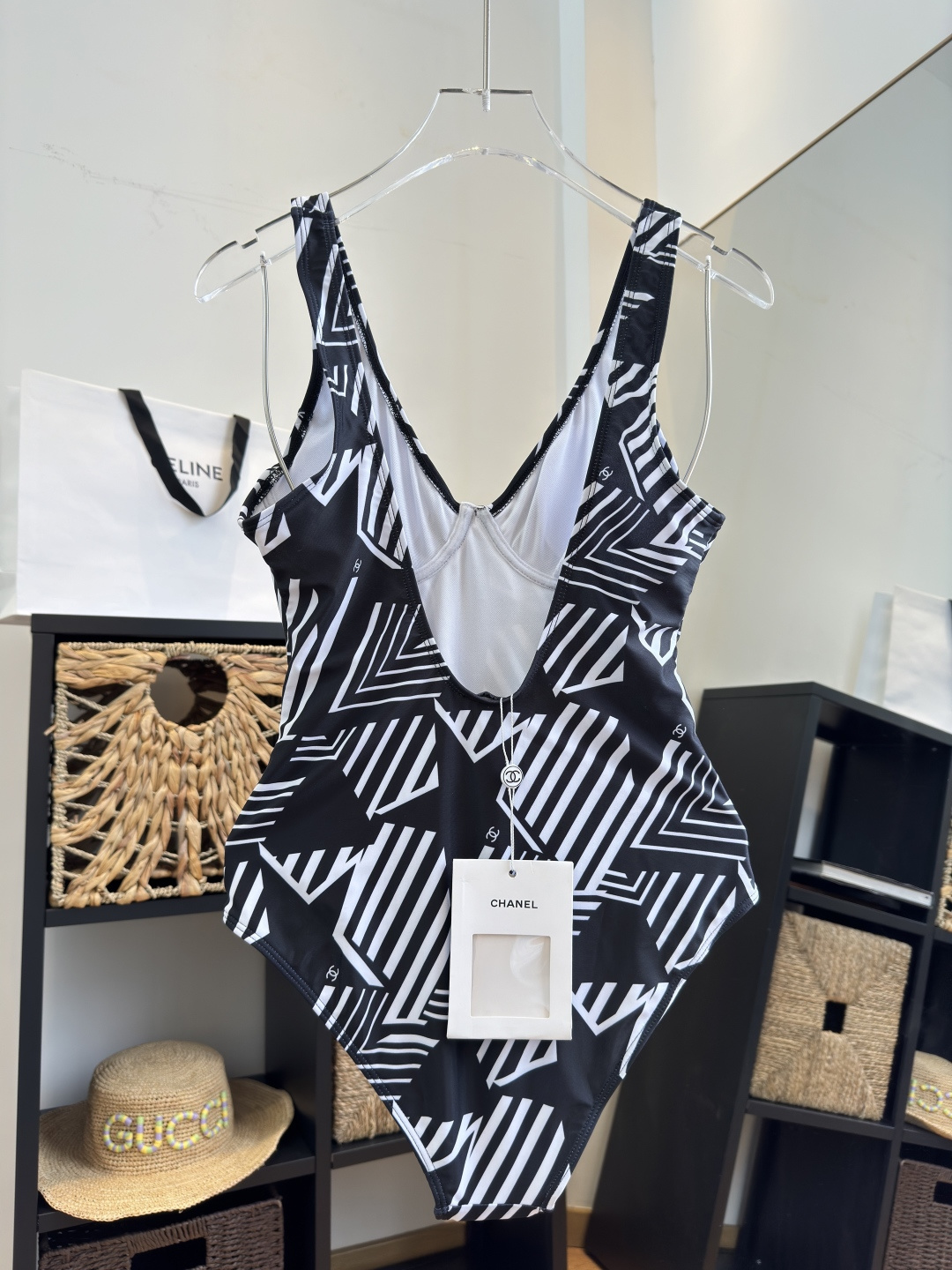。Chanel香奈儿新款连体泳衣S M L XL