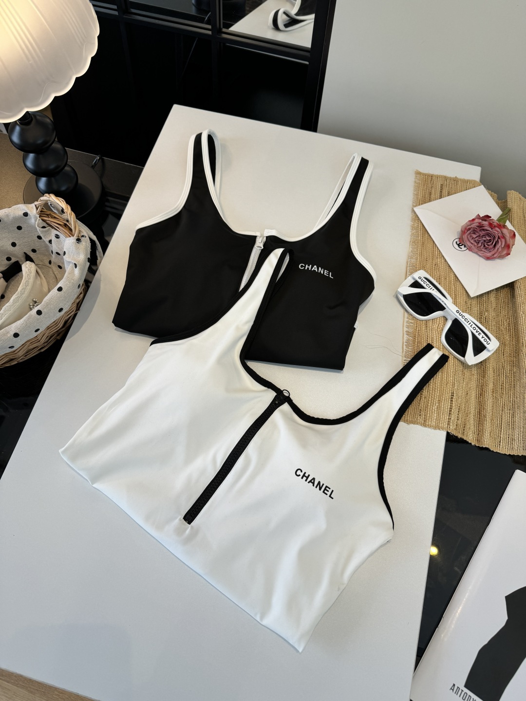 。Chanel香奈儿新款连体泳衣S M L XL