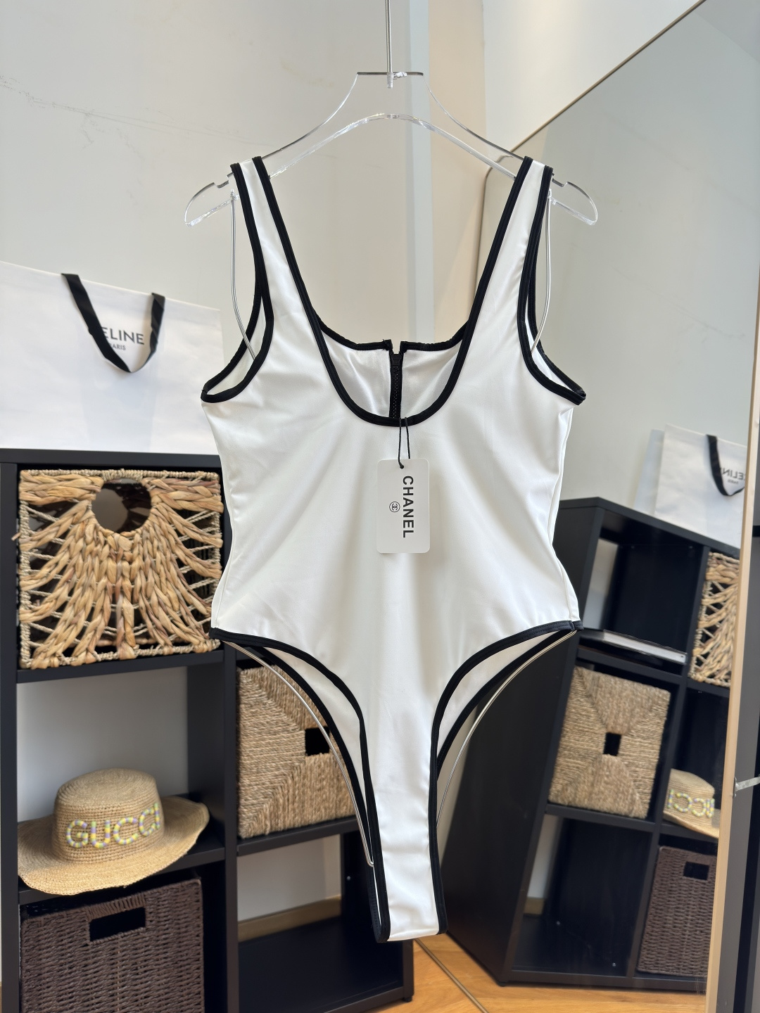 。Chanel香奈儿新款连体泳衣S M L XL